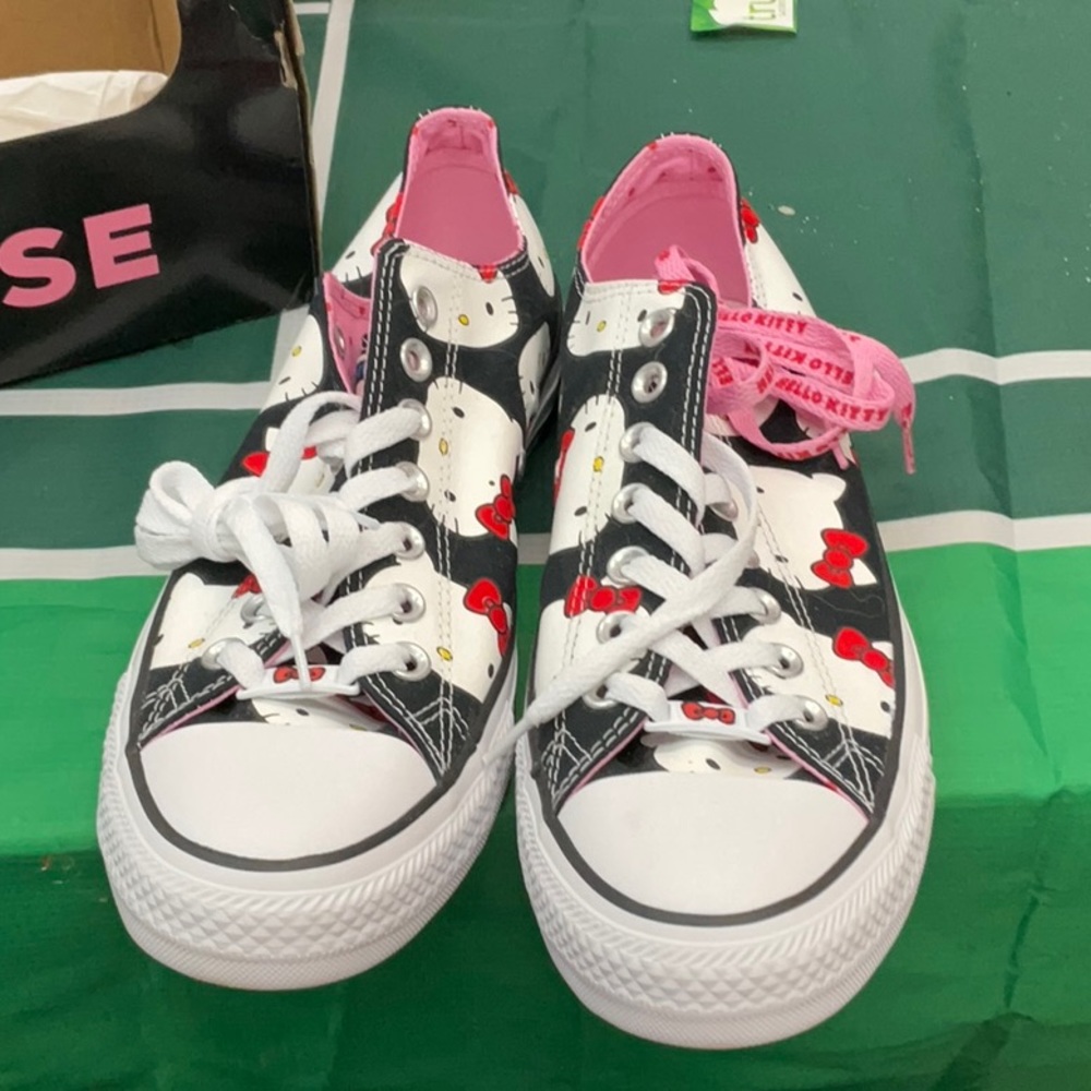 Hello Kitty Converse - image 1